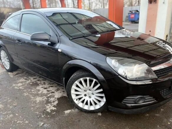 2009 Opel Astra GTC H Рестайлинг, чёрный, 500000 рублей - вид 3