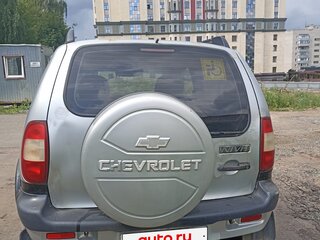 2009 Chevrolet Niva I Рестайлинг, серебристый, 270000 рублей, вид 3