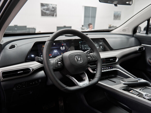 2024 Changan UNI-T I, серый, 3309900 рублей - вид 10