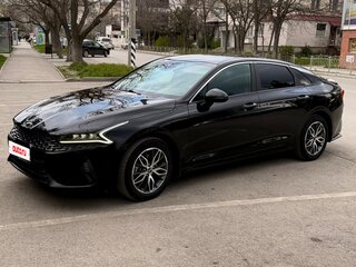 2021 Kia K5 III, чёрный, 2200000 рублей, вид 1