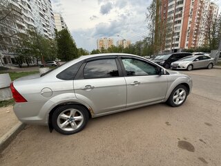 2009 Ford Focus II Рестайлинг, серебристый, 430000 рублей, вид 2