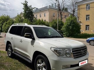 2011 Toyota Land Cruiser 200 Series, белый, 2890000 рублей, вид 1