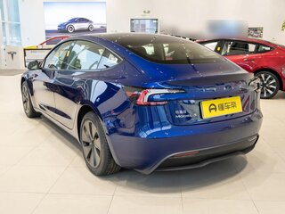 2025 Tesla Model 3 Long Range I Рестайлинг, синий, 8366500 рублей, вид 4