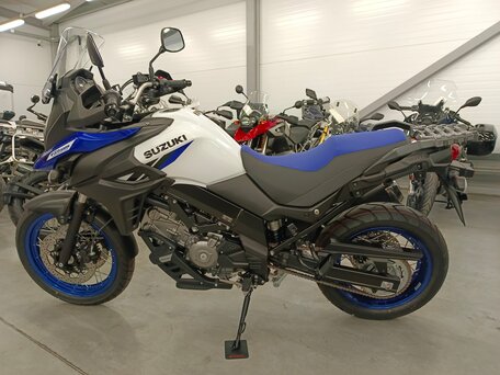2025 Suzuki V-Strom DL 650, белый, 990000 рублей, вид 4