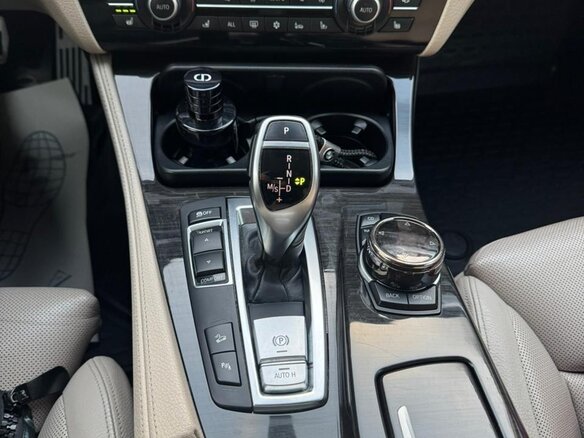 2011 BMW 5 серии 530d xDrive VI (F10/F11/F07), коричневый, 2100000 рублей - вид 17