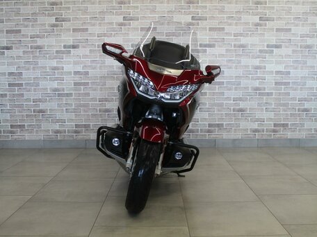 2018 Honda GL 1800 Gold Wing, красный, 2185000 рублей, вид 3