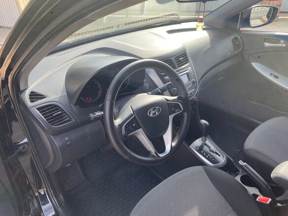 2013 Hyundai Solaris I, чёрный, 830000 рублей - вид 6