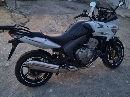 2011 Honda CBF 600, белый, 580000 рублей, вид 1