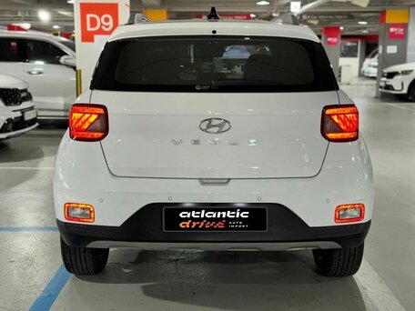2023 Hyundai Venue I, белый, 2040000 рублей, вид 5