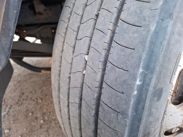2017 Isuzu Forward (F-Series), белый, 3500000 рублей - вид 2