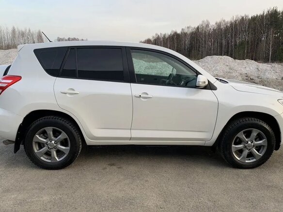 2010 Toyota RAV4 III (XA30) Рестайлинг, белый, 1500000 рублей - вид 2