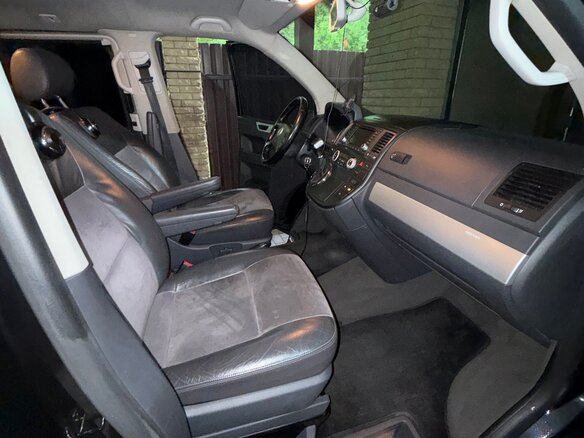 2008 Volkswagen Multivan T5, чёрный, 2250000 рублей - вид 9