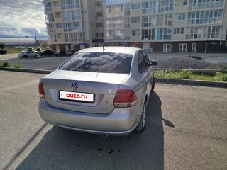 2015 Volkswagen Polo V Рестайлинг, серебристый, 980000 рублей, вид 5