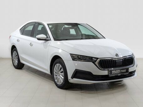 2021 Skoda Octavia IV (A8), белый, 2125000 рублей, вид 3