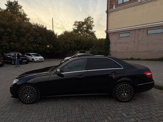 2009 Mercedes-Benz E-Класс 250 5G-Tronic IV (W212, S212, C207), чёрный, 1800000 рублей, вид 4