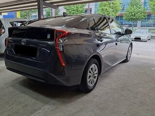 2020 Toyota Prius IV Рестайлинг (XW50), серый, 1799000 рублей, вид 3