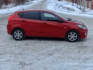 2011 Hyundai Solaris I, красный, 550000 рублей, вид 4