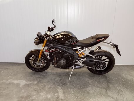 2021 Triumph Speed Triple, чёрный, 1169000 рублей, вид 1