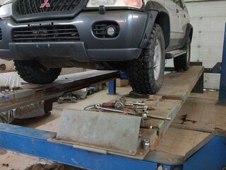 2002 Mitsubishi Pajero Sport I, серебристый, 450000 рублей, вид 5