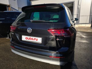2019 Volkswagen Tiguan II, чёрный, 3100000 рублей, вид 3