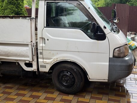 2001 Mazda Bongo, белый, 600000 рублей, вид 3