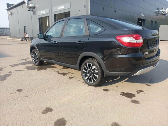 2026 Lada (ВАЗ) Granta Active Cross I Рестайлинг, чёрный, 1391000 рублей - вид 4