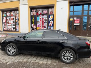 2016 Toyota Camry US Market VII (XV50) Рестайлинг, чёрный, 2175000 рублей, вид 3
