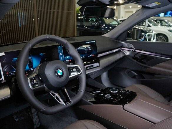 2025 BMW 5 серии Long 530Li xDrive VIII (G60/G61/G68), чёрный, 9000000 рублей - вид 15