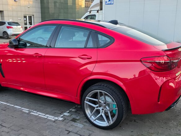2015 BMW X6 50i II (F16), красный, 3850000 рублей - вид 8