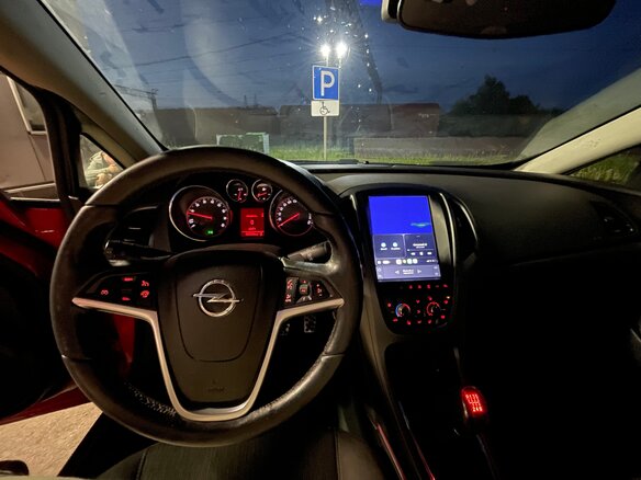 2012 Opel Astra GTC J Рестайлинг, красный, 600000 рублей - вид 9