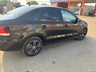 2016 Volkswagen Polo V Рестайлинг, чёрный, 1000000 рублей, вид 5