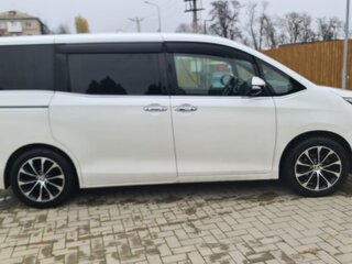 2019 Toyota Esquire I Рестайлинг, белый, 2100000 рублей, вид 4