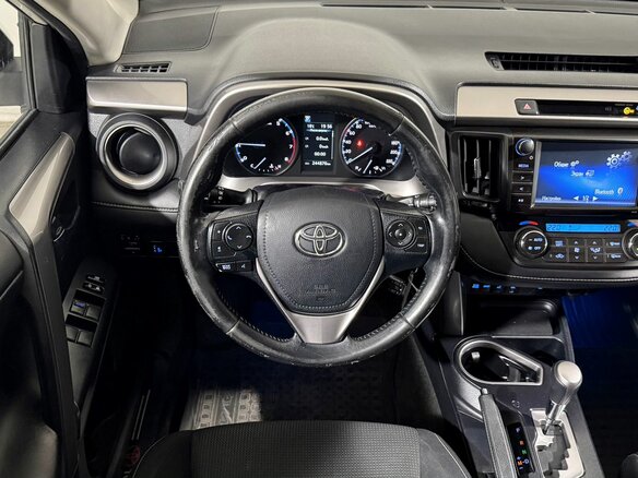 2017 Toyota RAV4 IV (XA40) Рестайлинг, белый - вид 8