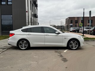2011 BMW 5 серии Gran Turismo 530d xDrive VI (F10/F11/F07), белый, 1990000 рублей, вид 4