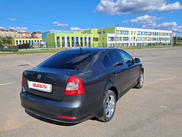 2013 Skoda Octavia II (A5) Рестайлинг, серый, 1000000 рублей - вид 10