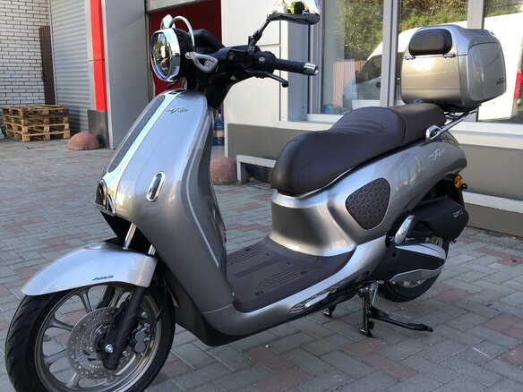 2026 Honda NWF150, серебристый, 400000 рублей - вид 5