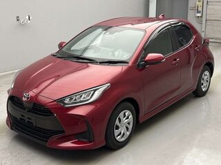 2022 Toyota Yaris IV, красный, 1500000 рублей, вид 2