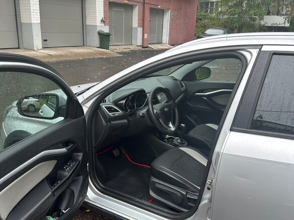 2018 Lada (ВАЗ) Vesta SW Cross I, серебристый, 830000 рублей - вид 4