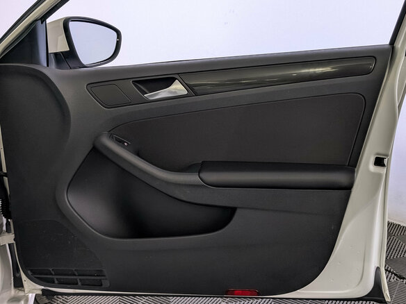 2013 Volkswagen Jetta VI, белый - вид 23