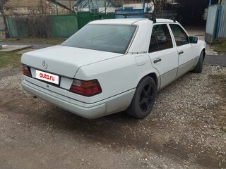 1992 Mercedes-Benz E-Класс 220 I (W124), белый, 370000 рублей, вид 4