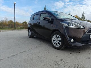 2018 Toyota Sienta II, коричневый, 1585000 рублей, вид 4