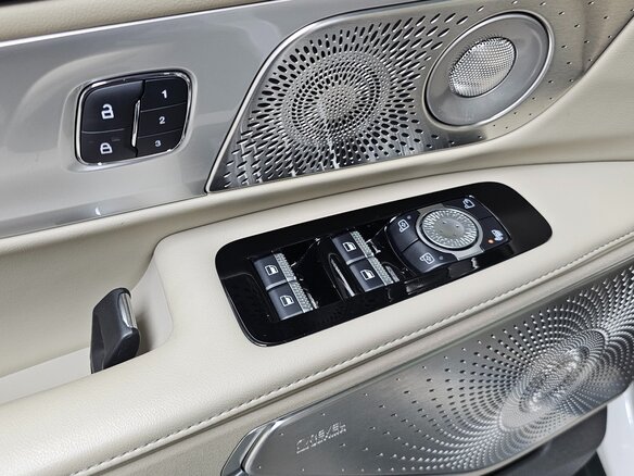 2024 Lincoln Nautilus II, белый, 5995700 рублей - вид 27