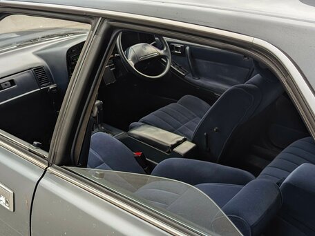 1990 Toyota Crown VIII (S130), серый, 370000 рублей, вид 5