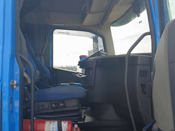 2021 Volvo FH 540, синий, 9314000 рублей - вид 10