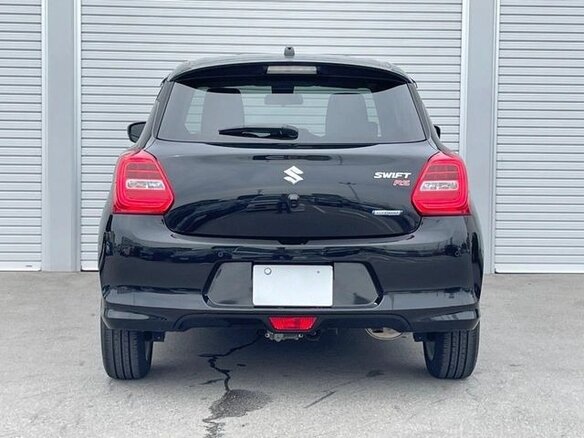 2023 Suzuki Swift V, чёрный - вид 4