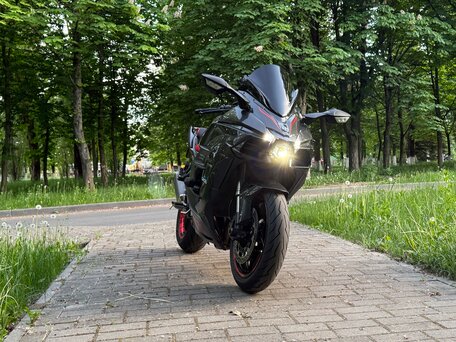 2018 Kawasaki Ninja H2 SX, серый, 1150000 рублей, вид 4