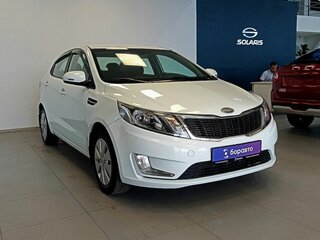 2013 Kia Rio 5-speed III, белый, 892000 рублей, вид 3
