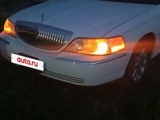 2002 Lincoln Town Car III, белый, 600000 рублей, вид 2