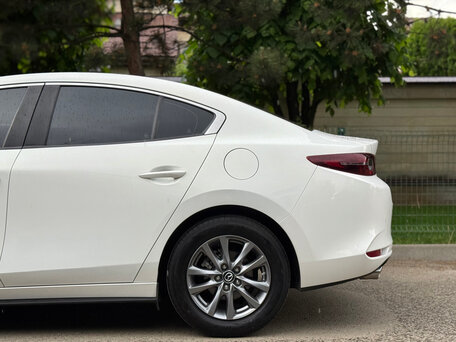 2022 Mazda 3 IV (BP), белый, 1970000 рублей, вид 3