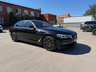 2019 BMW 5 серии 518d VII (G30/G31/G38), чёрный, 4100000 рублей, вид 3